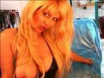 DESIREE HAUSRAU MIT CAM